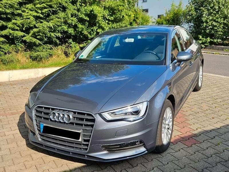 Gebraucht Audi A3 Ambiente 150 PS (110 kW) 2016 Grau Limousine