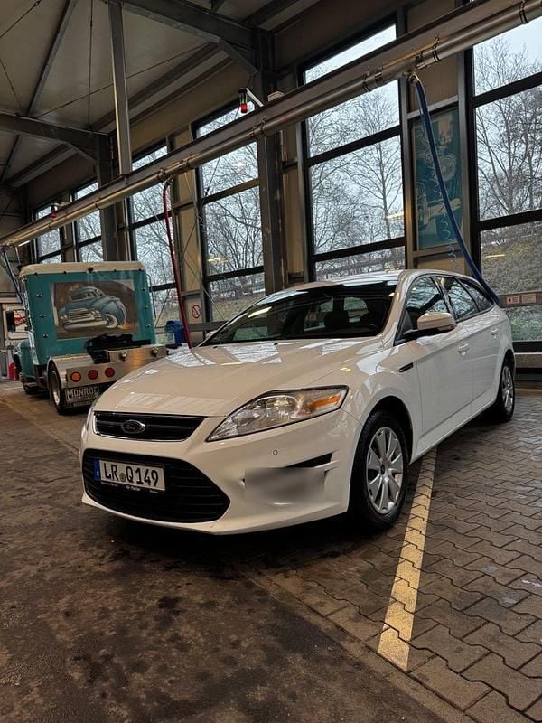 Weiß Gebraucht 2014 Ford Mondeo Trend Kombi | 5.200 € (Superpreis) - Bild 1/4