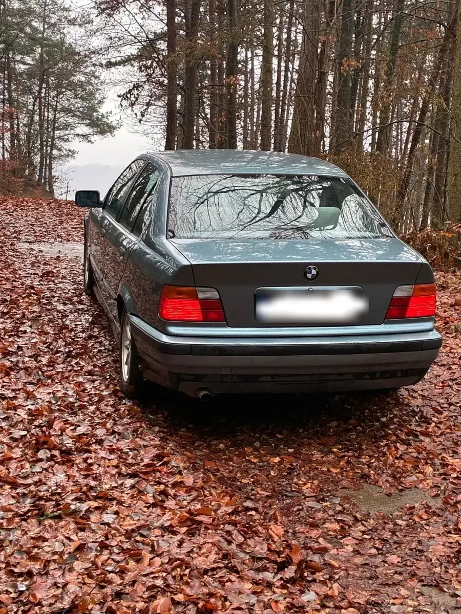 Gebraucht BMW 318 116 PS (85 kW) 1998 Grün Limousine