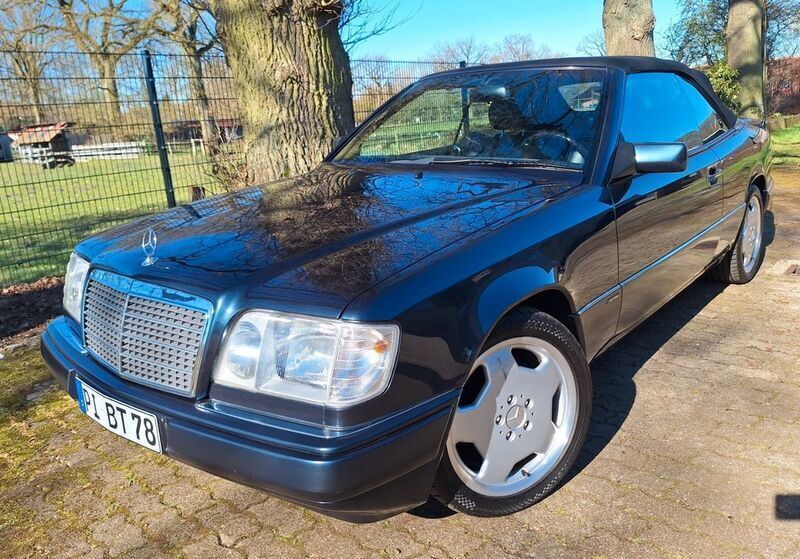 Blau Gebraucht 1997 Mercedes E200 Edition Cabrio | 24.900 € - Bild 1/4