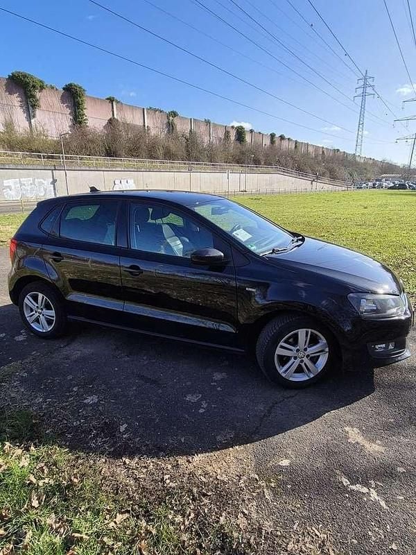 Schwarz Gebraucht 2013 VW Polo Life Limousine | 5.900 € (Fairer Preis) - Bild 1/4