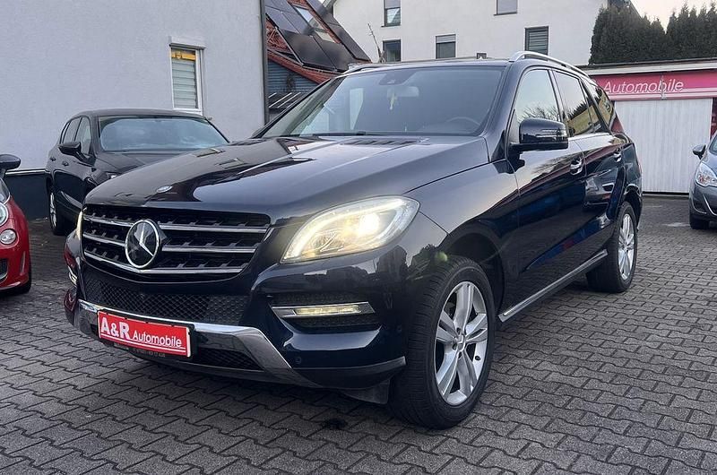 Gebraucht Mercedes ML350 258 PS (189 kW) 2014 Blau SUV
