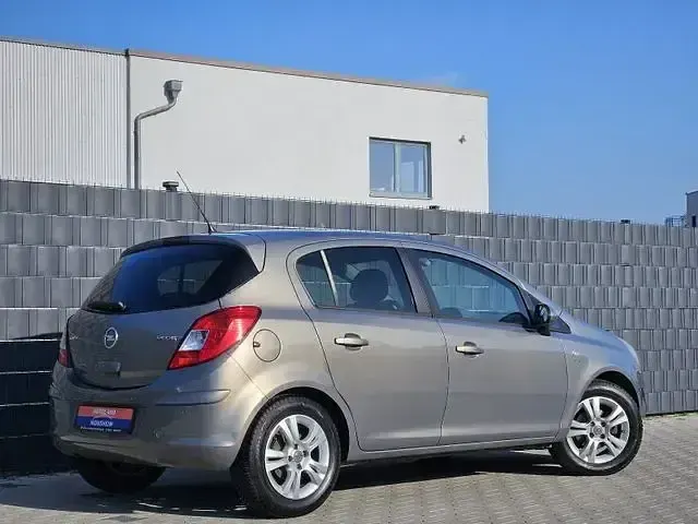 Gebraucht Opel Corsa Active 160 PS (117 kW) 2013 Braun Kleinwagen