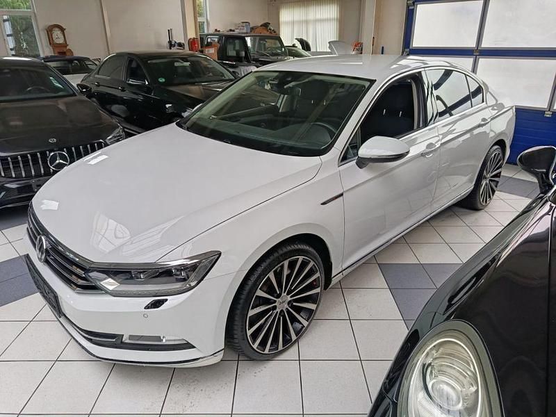 Gebraucht VW Passat Comfortline 239 PS (175 kW) 2015 Weiß Limousine