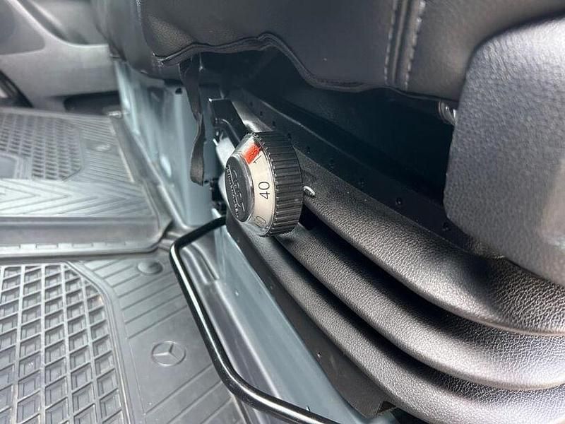 Gebraucht Mercedes Sprinter 170 PS (125 kW) 2024 Blaugrau Van