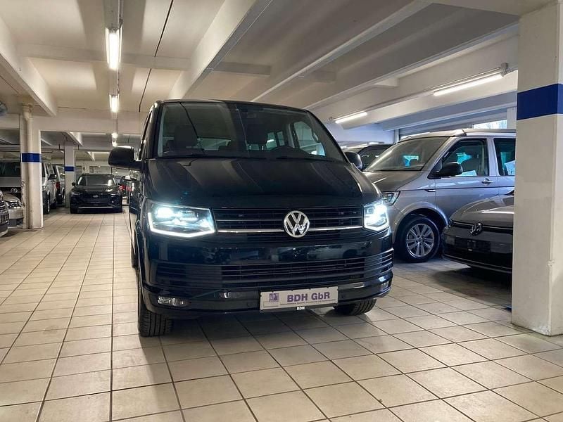 Deep black perleffekt Gebraucht 2019 VW Multivan Trendline Van | 30.899 € (Superpreis) - Bild 1/4