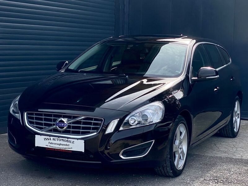 Ember black / metallic Gebraucht 2011 Volvo V60 Summum Kombi | 12.990 € (Teuer) - Bild 1/4
