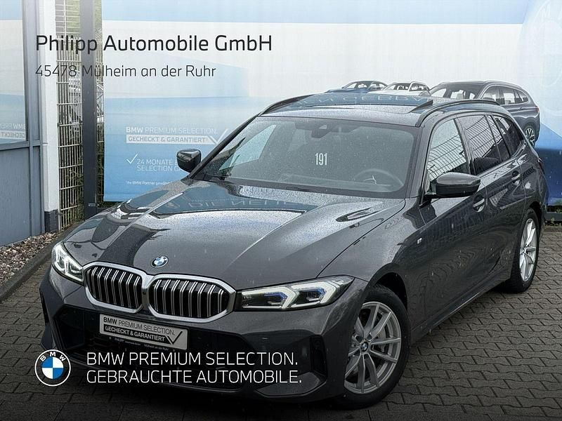 Dravitgrau met. Gebraucht 2024 BMW 330 M Sport Kombi | 49.379 € (Fairer Preis) - Bild 1/4