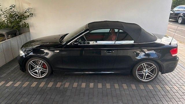 Schwarz Gebraucht 2010 BMW 123 Cabriolet Efficient Dynamics Cabrio | 11.500 € (Fairer Preis) - Bild 1/4