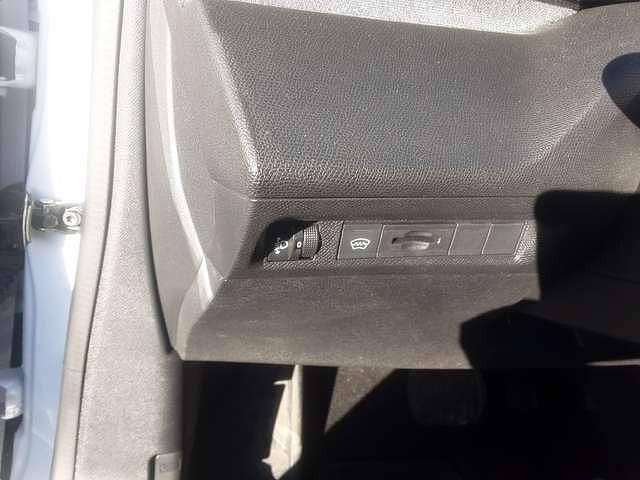 Gebraucht Peugeot 408 Allure 131 PS (96 kW) 2024 Weiß metallic