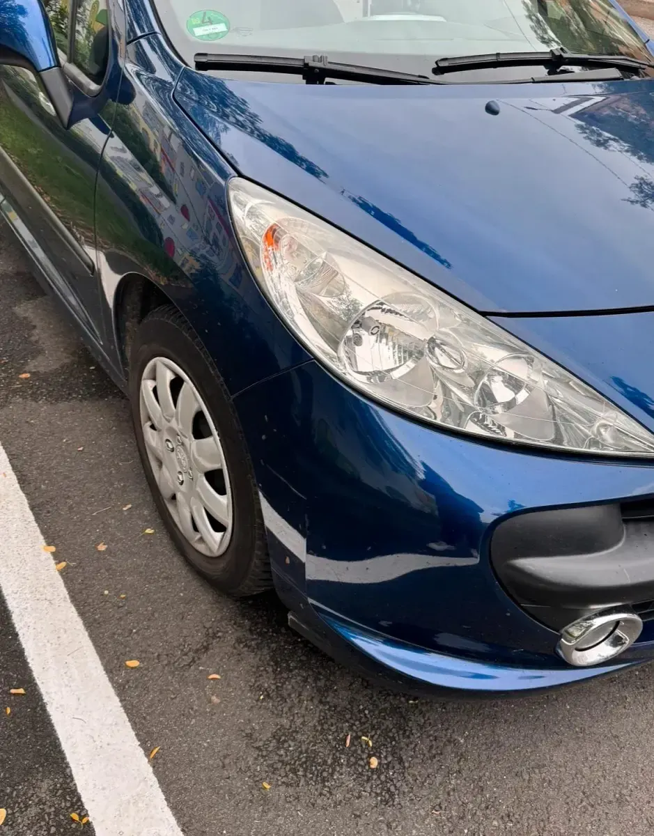 Gebraucht Peugeot 207 92 PS (67 kW) 2009 Blau Kleinwagen