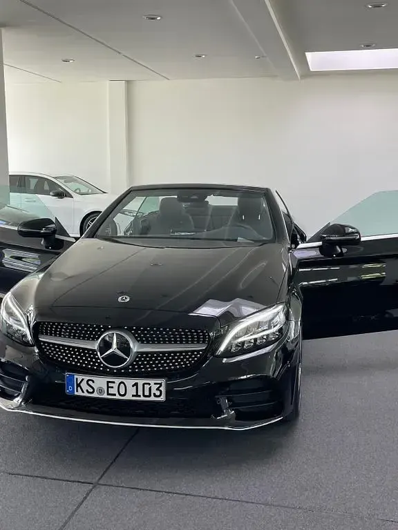 Gebraucht Mercedes C200 204 PS (150 kW) 2022 Schwarz Cabrio