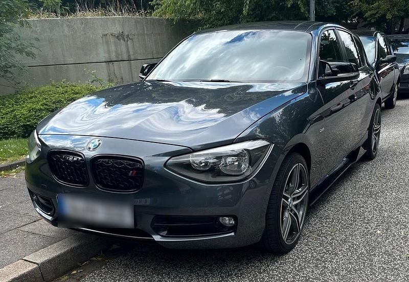 Grau Gebraucht 2014 BMW 116 M Sport Kleinwagen | 7.950 € (Guter Preis) - Bild 1/4