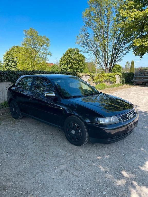 Second-hand Audi A3 150 CP (110 kW) 1998 Albastru Hatchback