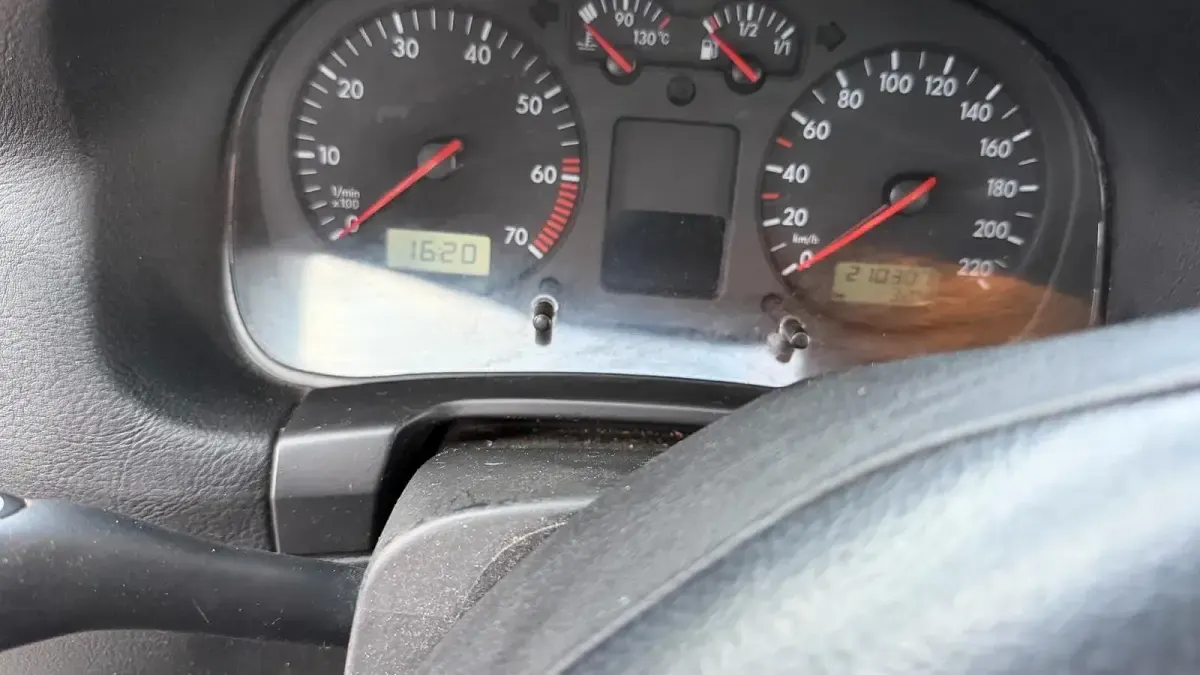 Gebraucht VW Golf IV 70 PS (51 kW) 2003 Schwarz Kleinwagen