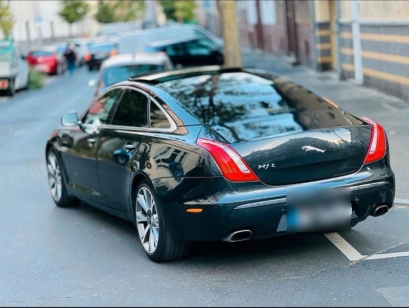 Gebraucht Jaguar XJ 275 PS (202 kW) 2011 Schwarz Limousine