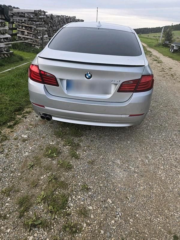 Gebraucht BMW 525 204 PS (150 kW) 2010 Silber Limousine