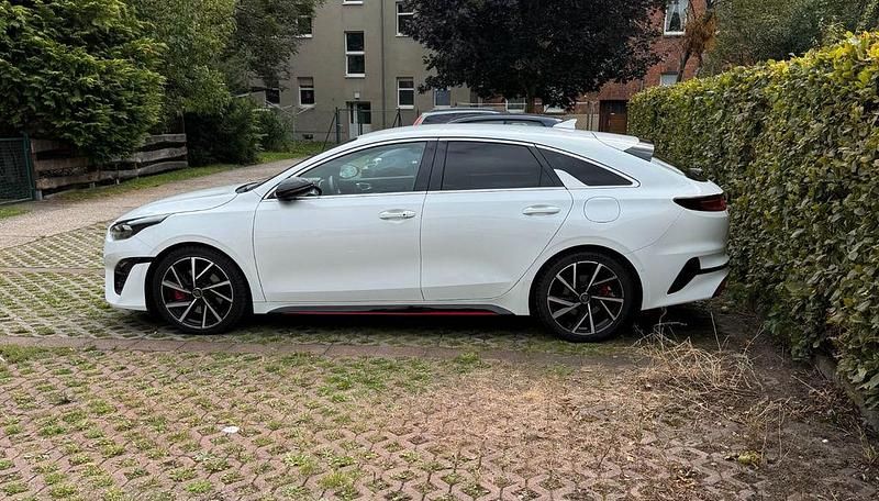 Weiß Gebraucht 2023 Kia ProCeed Kleinwagen | 28.000 € (Guter Preis) - Bild 1/4