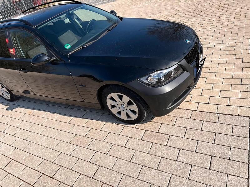 Gebraucht BMW 320 163 PS (119 kW) 2007 Schwarz Kombi