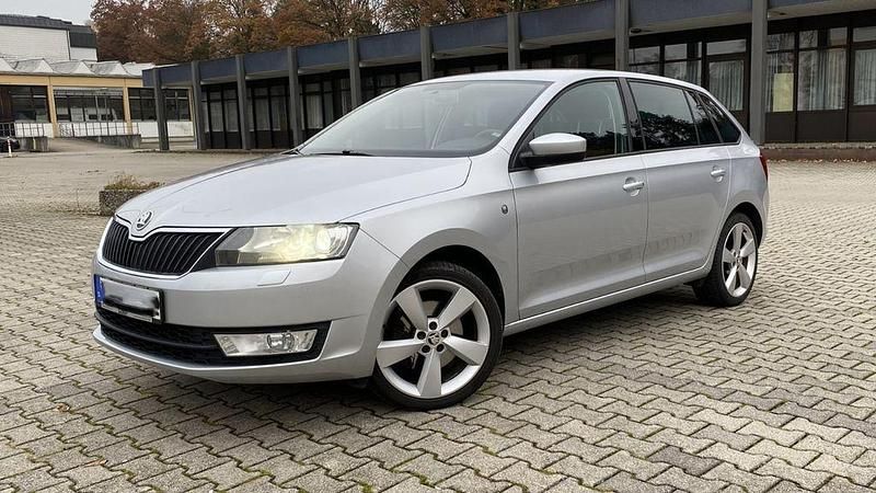 Silber Gebraucht 2014 Skoda Rapid Elegance Kombi | 5.750 € (Fairer Preis) - Bild 1/4