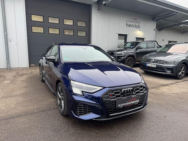 Blau Gebraucht 2022 Audi S3 Sport Limousine | 34.950 € (Guter Preis) - Bild 1/4
