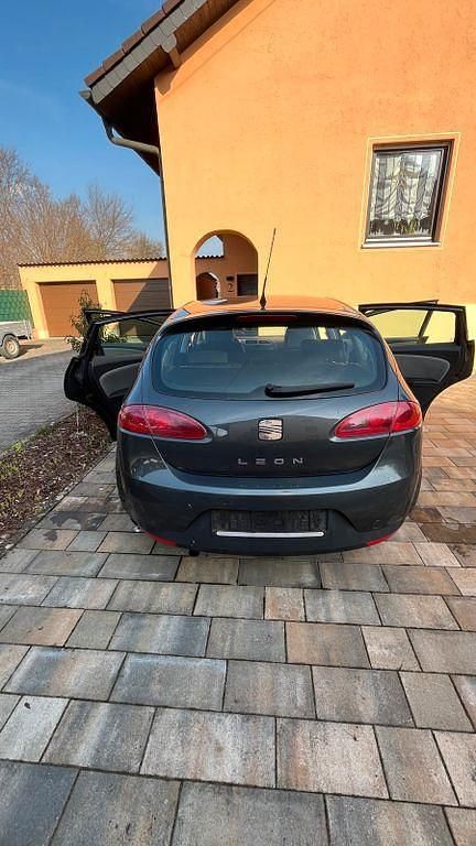 Gebraucht Seat Leon 102 PS (75 kW) 2006 Grau Kleinwagen