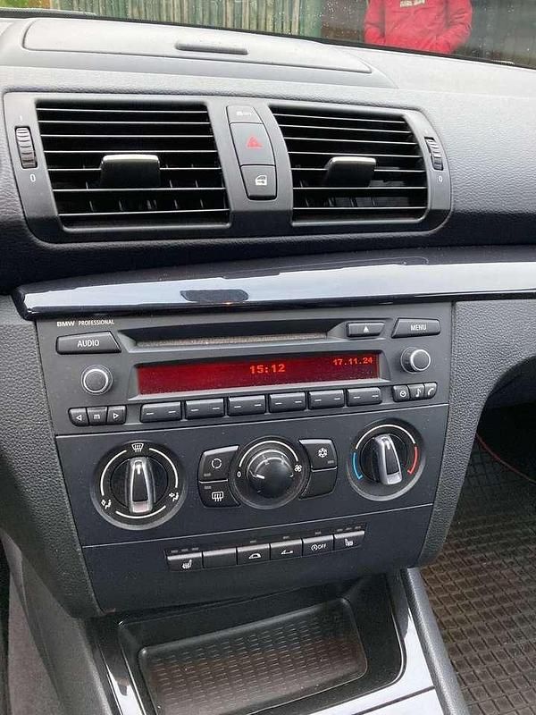 Gebraucht BMW 118 Cabriolet Comfort Edition 143 PS (105 kW) 2011 Schwarz Cabrio