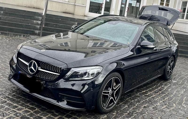Gebraucht Mercedes C300 258 PS (189 kW) 2019 Schwarz Limousine