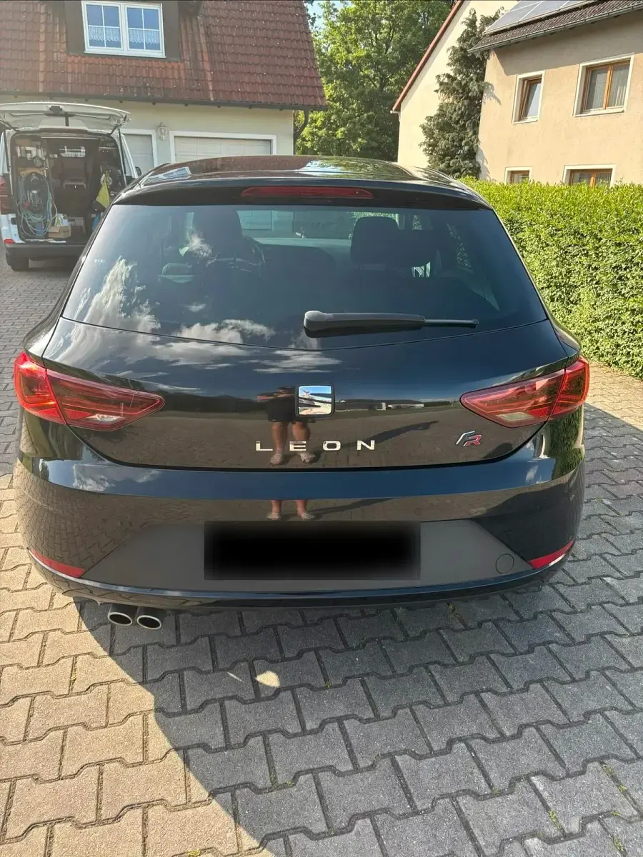 Gebraucht Seat Leon FR 131 PS (96 kW) 2019 Schwarz Limousine
