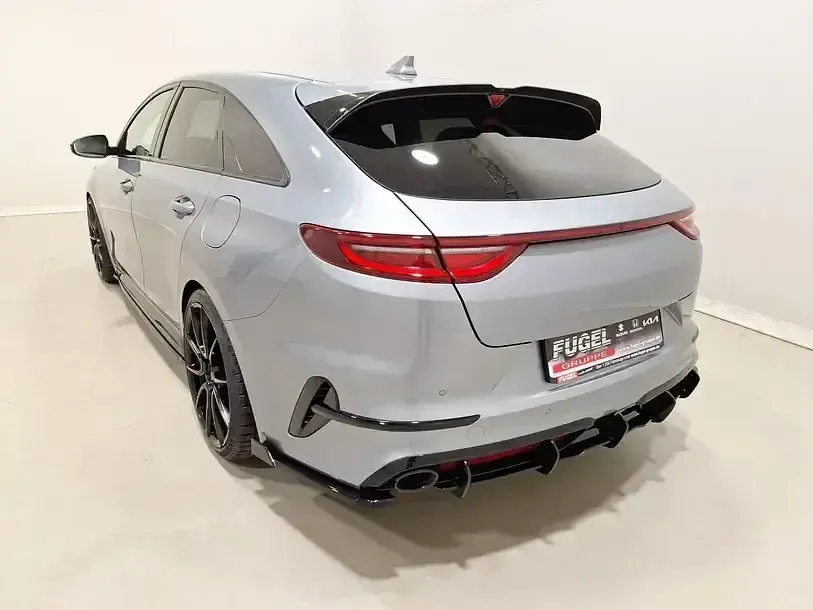 Gebraucht Kia ProCeed Sport 204 PS (150 kW) 2022 (css) lunarsilber met. Kleinwagen