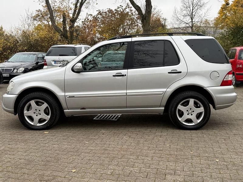 Gebraucht Mercedes ML500 292 PS (214 kW) 2003 Silber SUV