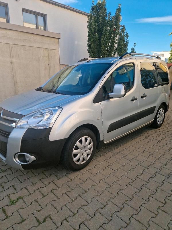 Silber Gebraucht 2012 Citroën Berlingo Van / Kleinbus | 5.500 € (Fairer Preis) - Bild 1/4