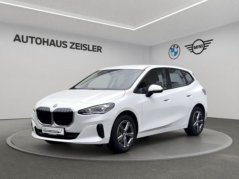Gebraucht BMW 220 Active Tourer 156 PS (114 kW) 2025 Mineralweiß Van / Kleinbus