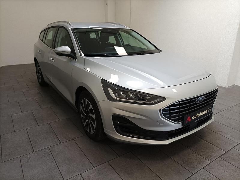 Silber Gebraucht 2023 Ford Focus Titanium Kombi | 16.880 € (Guter Preis) - Bild 1/4