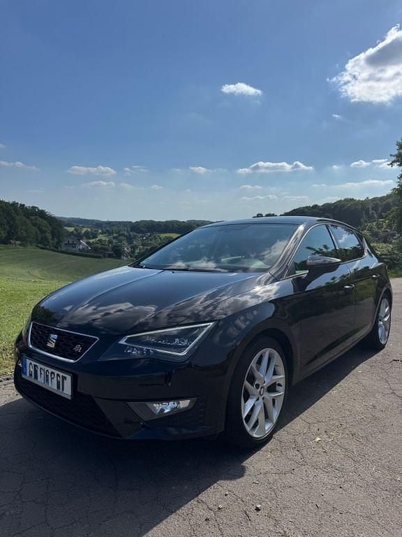 Schwarz Gebraucht 2014 Seat Leon ST FR Kombi | 8.800 € (Guter Preis) - Bild 1/4