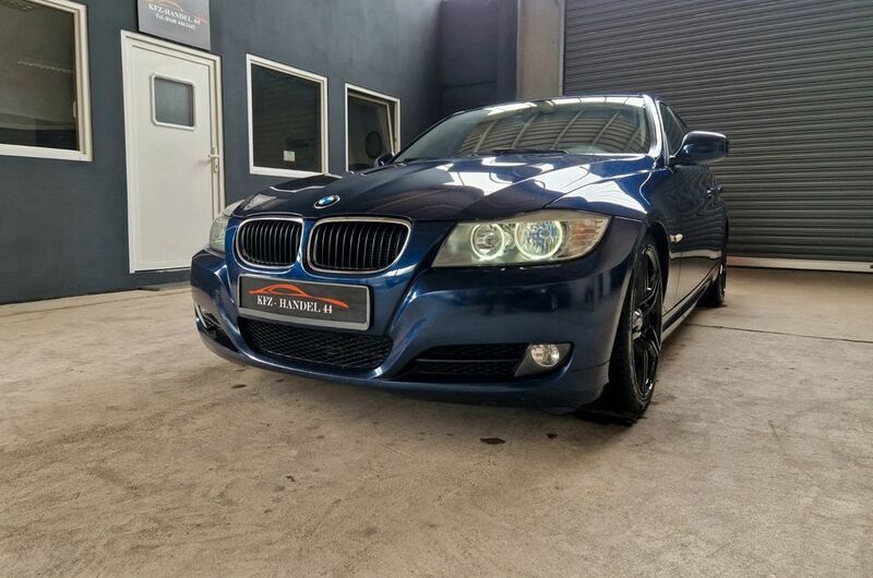 Blau Gebraucht 2011 BMW 320 Sport Line Limousine | 6.990 € (Fairer Preis) - Bild 1/4