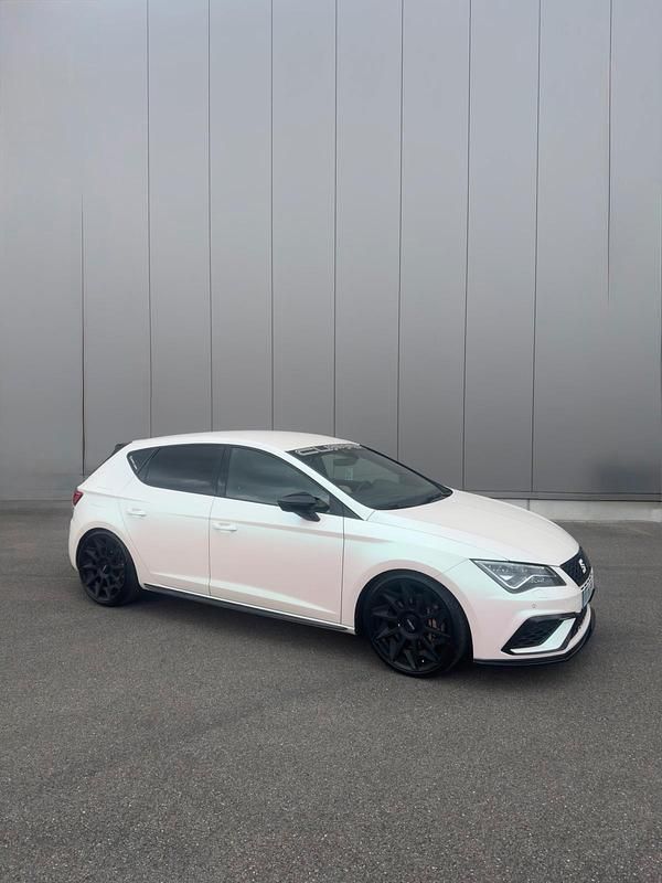 Schwarz Gebraucht 2020 Cupra Leon Limousine | 23.500 € (Fairer Preis) - Bild 1/4