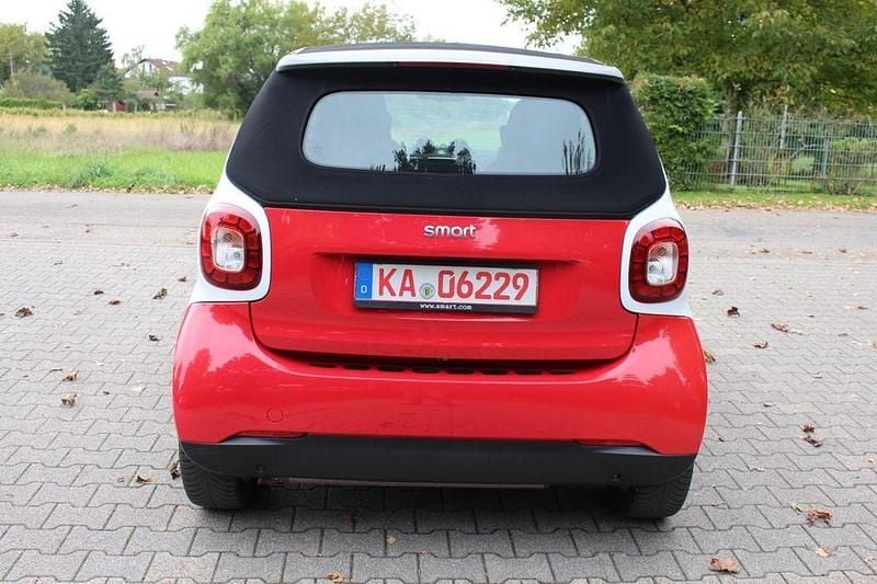 Gebraucht Smart ForTwo Cabrio Basis 90 PS (66 kW) 2017 Rot Cabrio