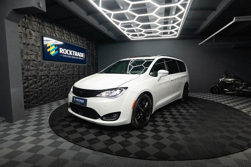 Gebraucht Chrysler Pacifica Limited 291 PS (214 kW) 2019 Weiß Van / Kleinbus