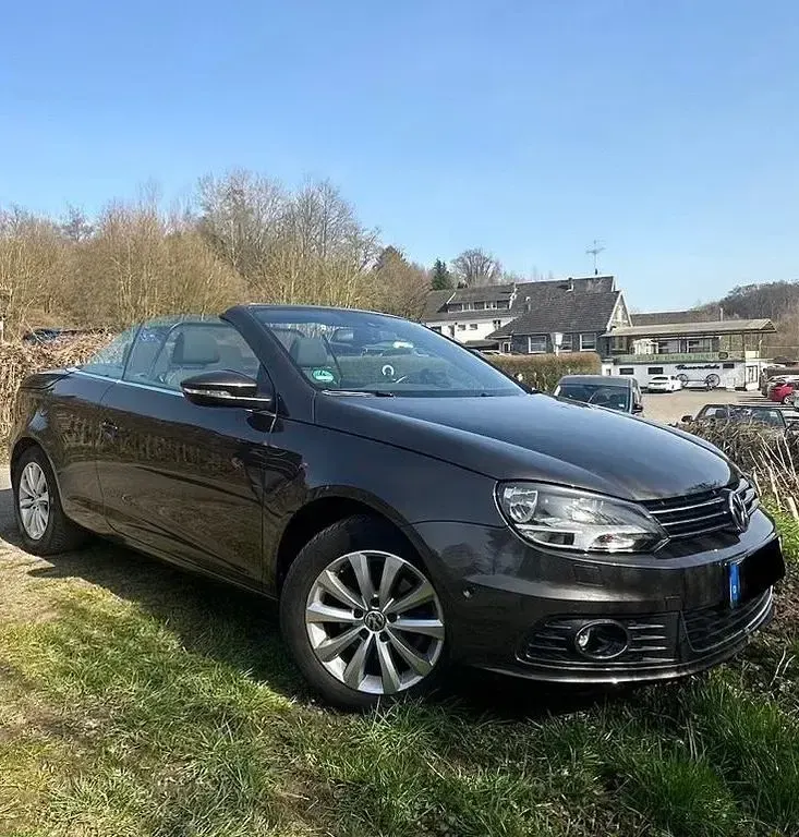 Używany VW Eos 122 KM (89 kW) 2012 Brązowy Kabriolet