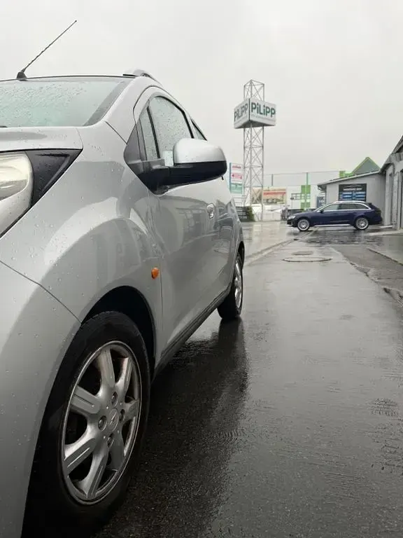 Gebraucht Chevrolet Spark LS 82 PS (60 kW) 2011 Silber Kleinwagen
