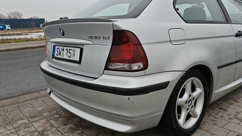 Gebraucht BMW 320 150 PS (110 kW) 2004 Silber Limousine
