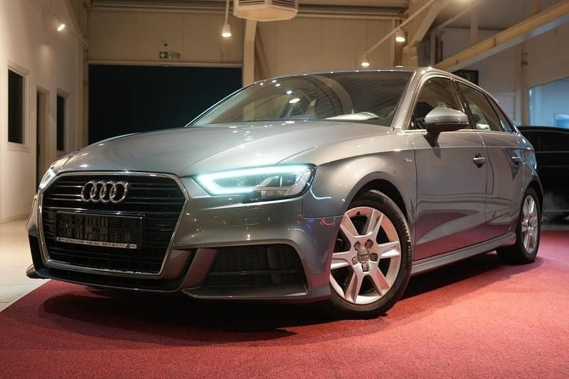 Gebraucht Audi A3 S-Line 190 PS (139 kW) 2019 Grau Limousine