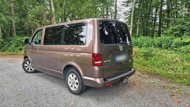 Usata VW T5 140 CV (102 kW) 2010 Marrone Furgone