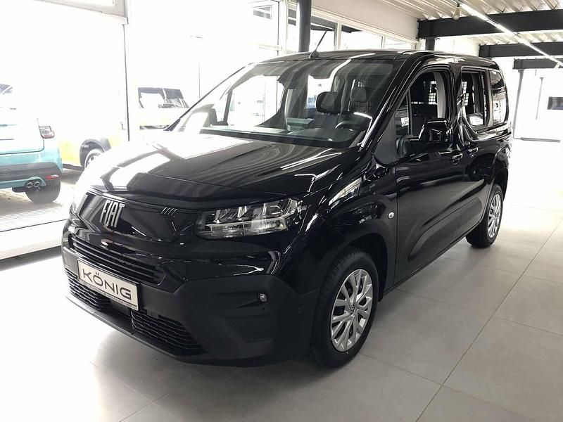 Neu Fiat Doblò 102 PS (75 kW) 2026 Schwarz Van / Kleinbus