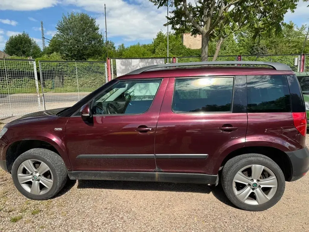 Gebraucht Skoda Yeti Family 105 PS (77 kW) 2011 Rot SUV