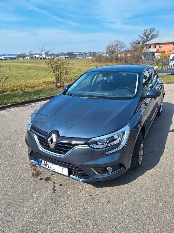 Gebraucht Renault Mégane IV Experience 132 PS (97 kW) 2016 Grau Limousine
