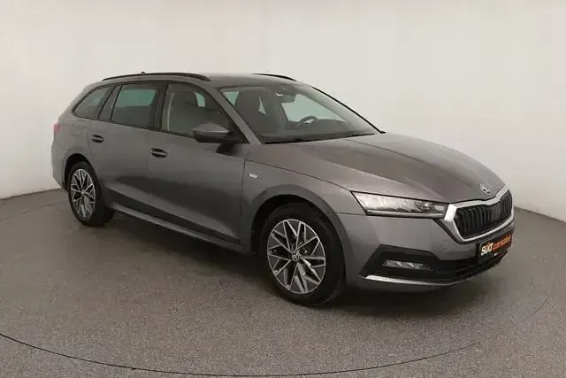 Gebraucht Skoda Octavia Tour 150 PS (110 kW) 2023 Grau Kombi