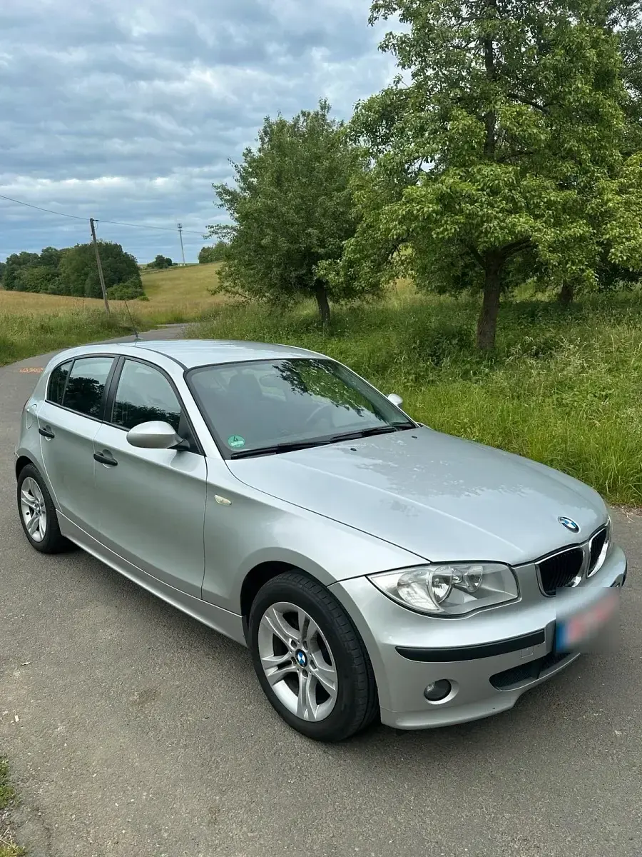 Gebraucht BMW 118 122 PS (89 kW) 2004 Silber Kleinwagen