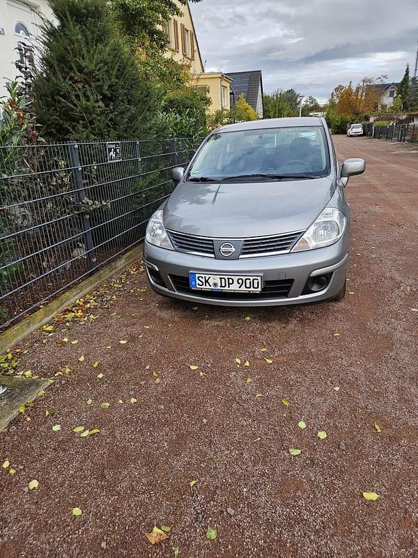 Silber Gebraucht 2009 Nissan Tiida Limousine | 4.000 € (Fairer Preis) - Bild 1/4